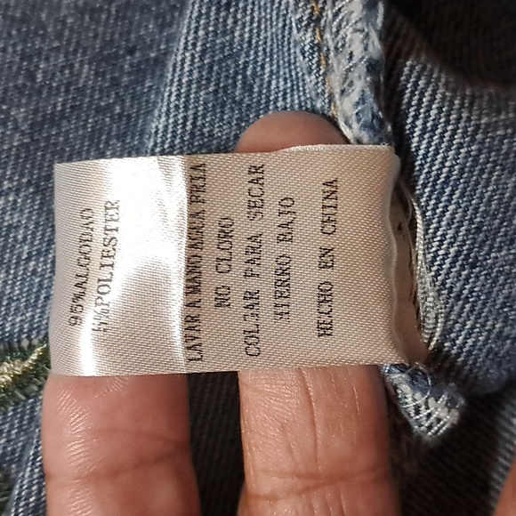 Sadie & Sage Embroidered Distressed Raw Hem Denim Midi Skirt Size M Boho Festiva - Picture 10 of 10